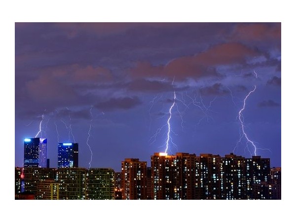 浪涌保護器和過電壓保護器的區(qū)別是什么？【光束防雷】