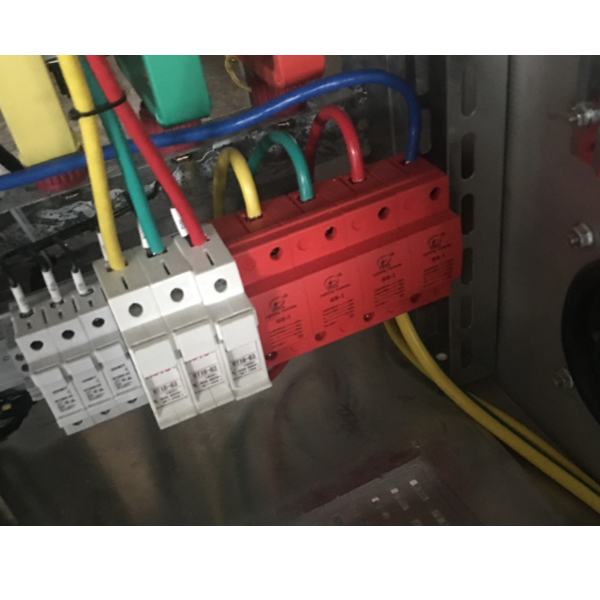 浪涌保護(hù)器