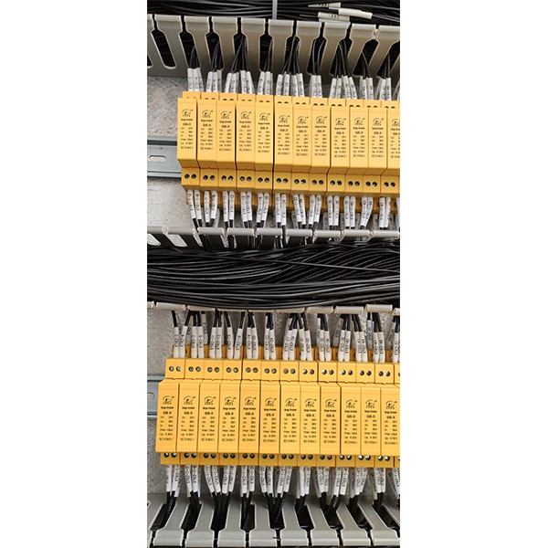 監(jiān)控防雷 器