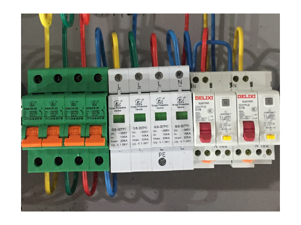 浪涌保護器前端保護開關(guān)