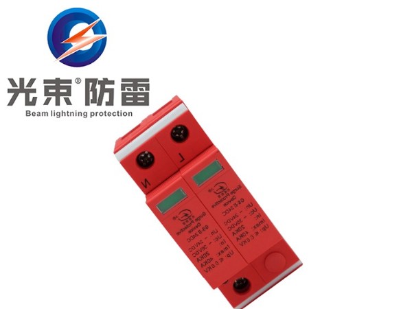 防雷器