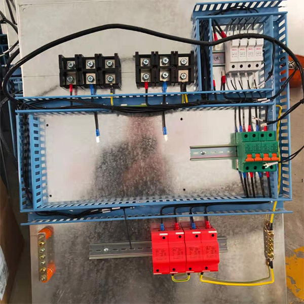 過壓保護(hù) 器